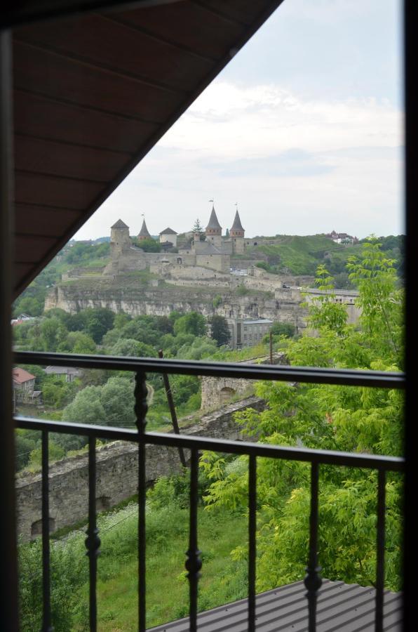 Джерело Kamianets-Podilskyi Ngoại thất bức ảnh