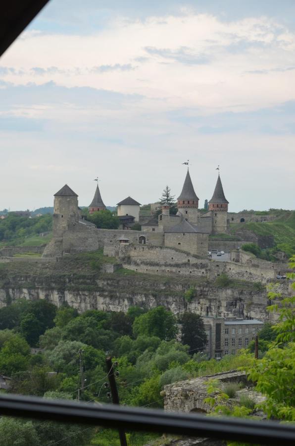 Джерело Kamianets-Podilskyi Ngoại thất bức ảnh