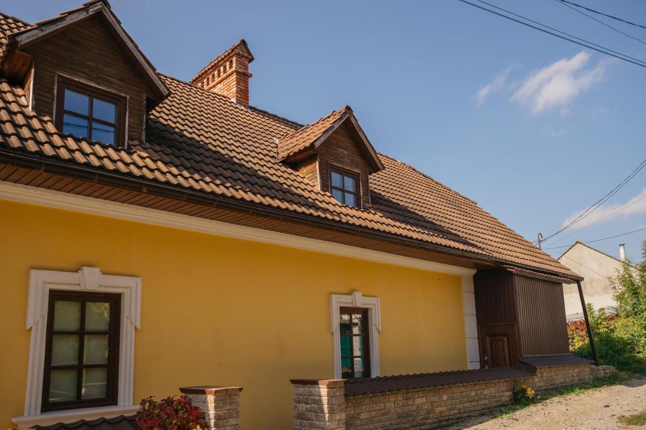 Джерело Kamianets-Podilskyi Ngoại thất bức ảnh